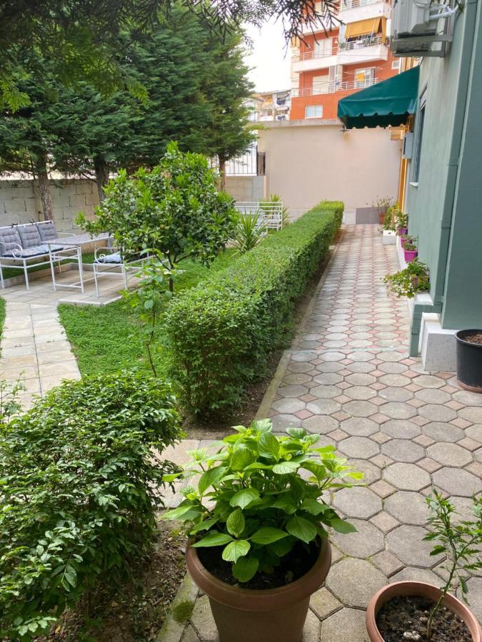 Vila Ajdinaj เบราท ภายนอก รูปภาพ